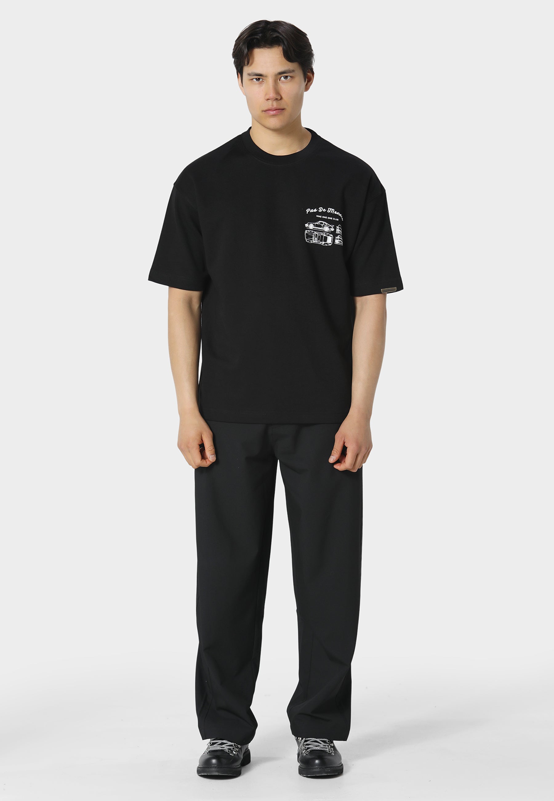 Modele Black T-Shirt