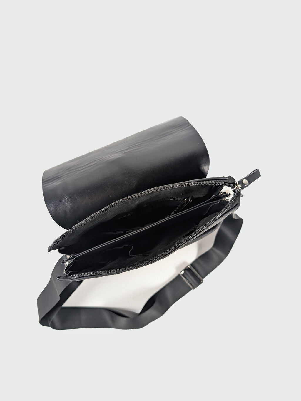 Molsdens Black Messenger Bag